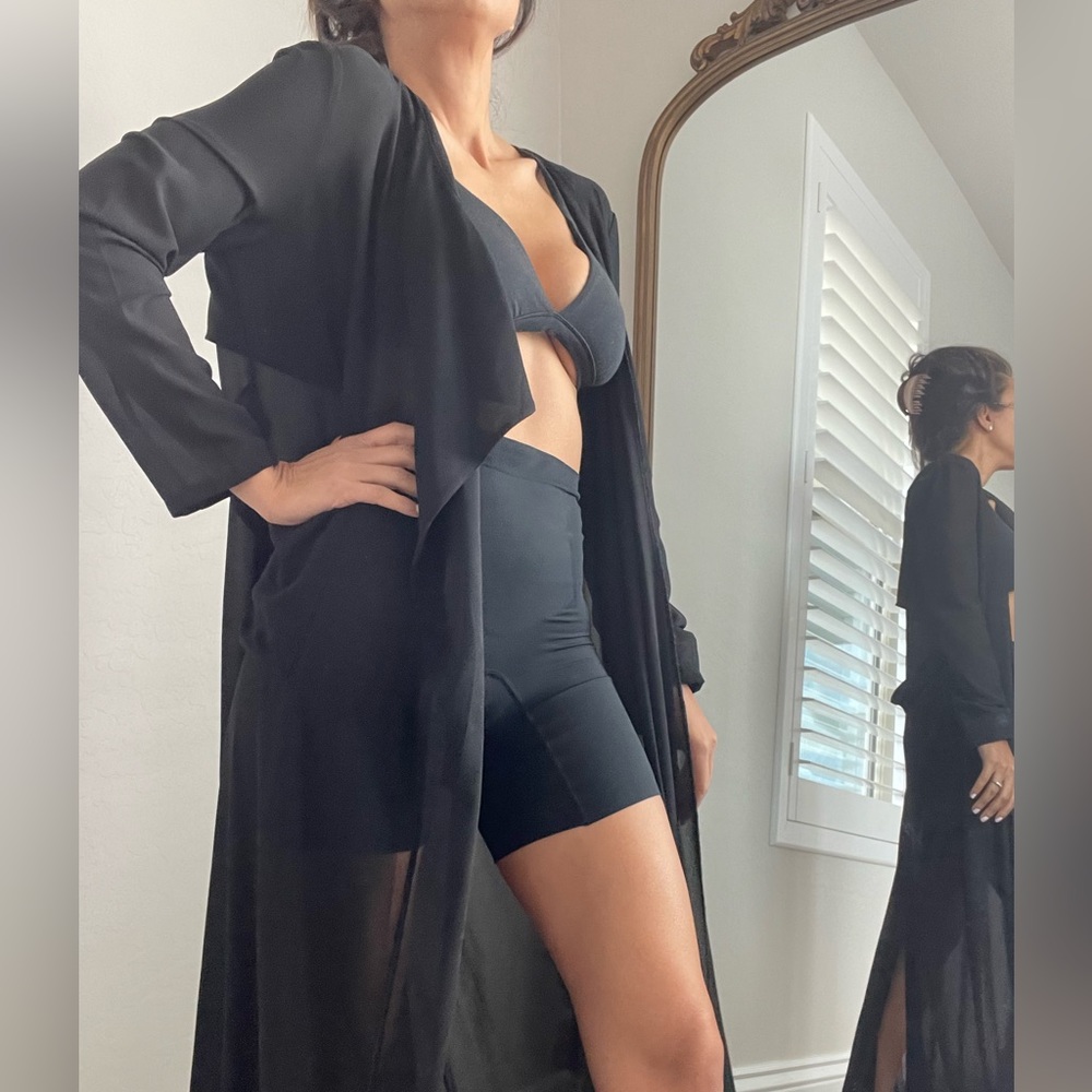 🖤The Chic Robe 🖤 - Picture 10 of 14